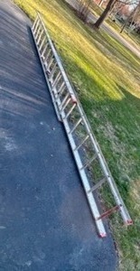 Werner Extension Ladder Saf-T-Master 12-24 Holds 200 Lbs. Aluminum Light