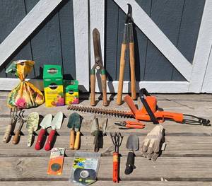 All Things Garden - Black & Decker Hedge Trimmer, Garden Tools & Miracle-Gro Plant Food