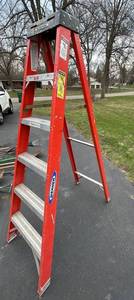 Werner FI806 6 ft Fiberglass Ladder - 300 lb Capacity