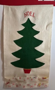 Felt Christmas Advent Calendar Pocket Mini Ornaments to decorate the Tree Each Day