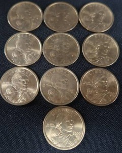 MIXED LOT OF DOLLAR COINS