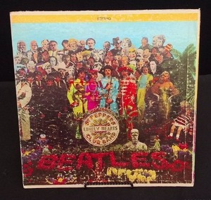 BEATLES 1967 RECORD ALBUM / ELTON JOHN ALBUM