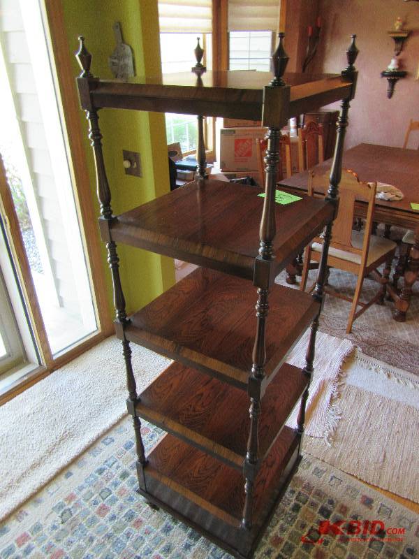 lot 3 image: Beautiful Walnut Veneer display shelf.