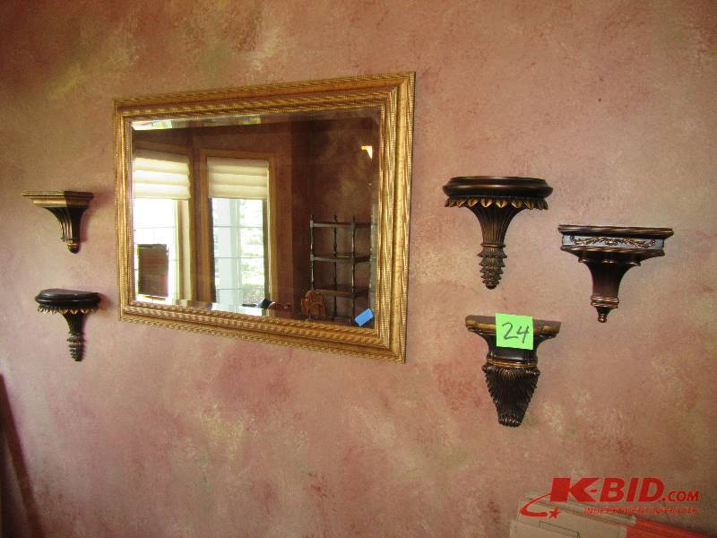 lot 24 image: 5 Display Sconces
