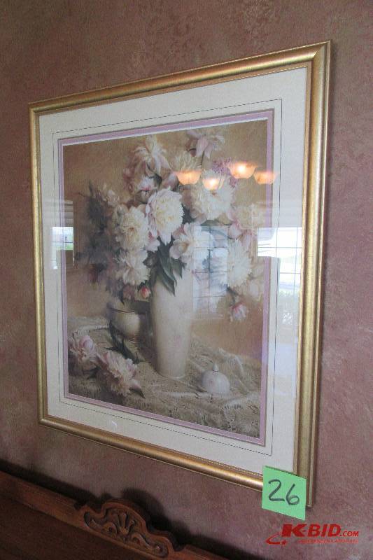 lot 26 image: Nice Floral, Vase Picture
