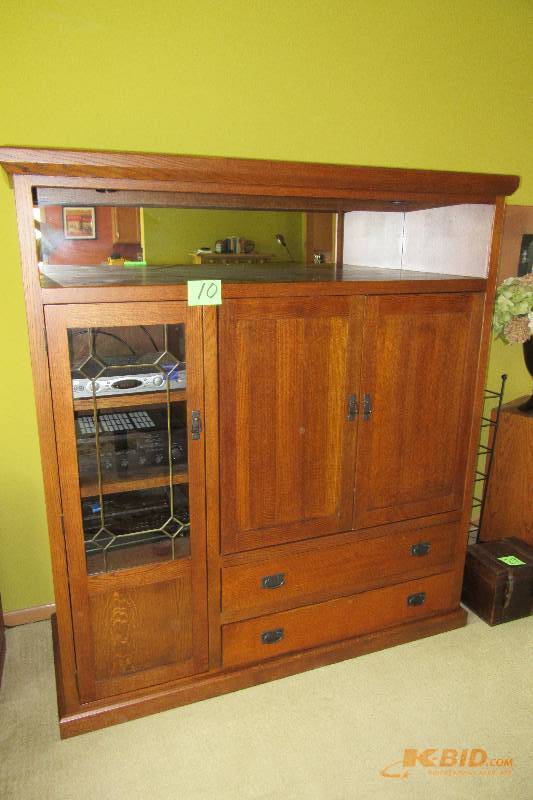 lot 10 image: Oak entertainment Center