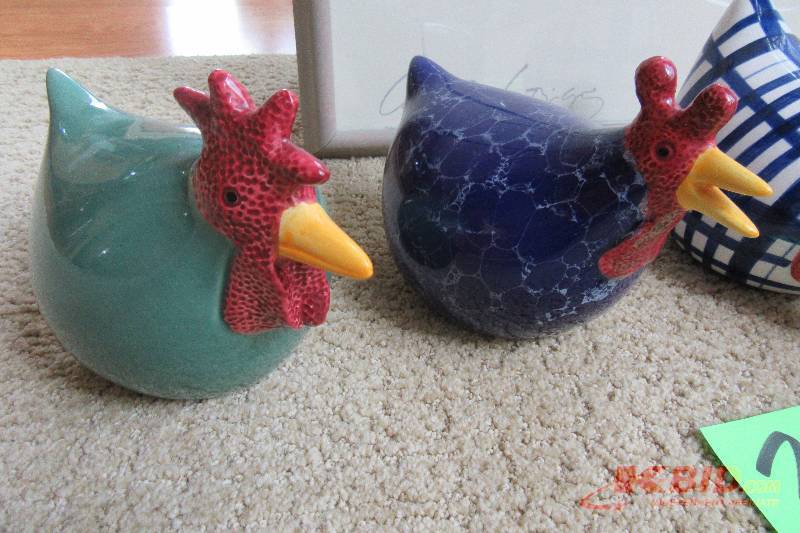 lot 36 image: 4 porcelain Chickens