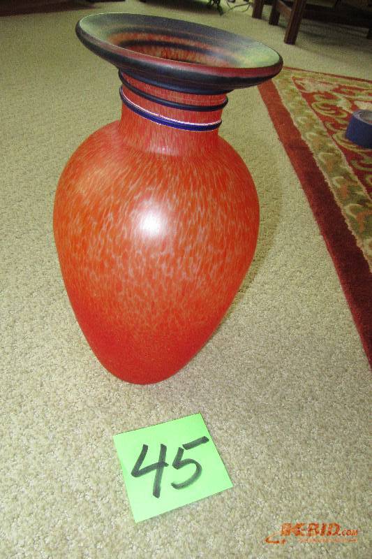 lot 45 image: Blown Glass Vase