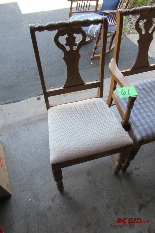 lot 61 image: 4 Maple Dining room chairs
