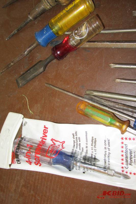 lot 102 image: Misc. Screwdrivers and other tools