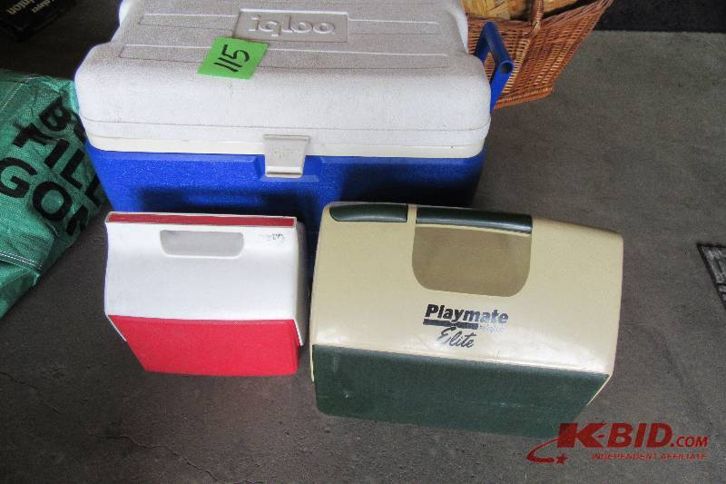 lot 115 image: 3 Coolers