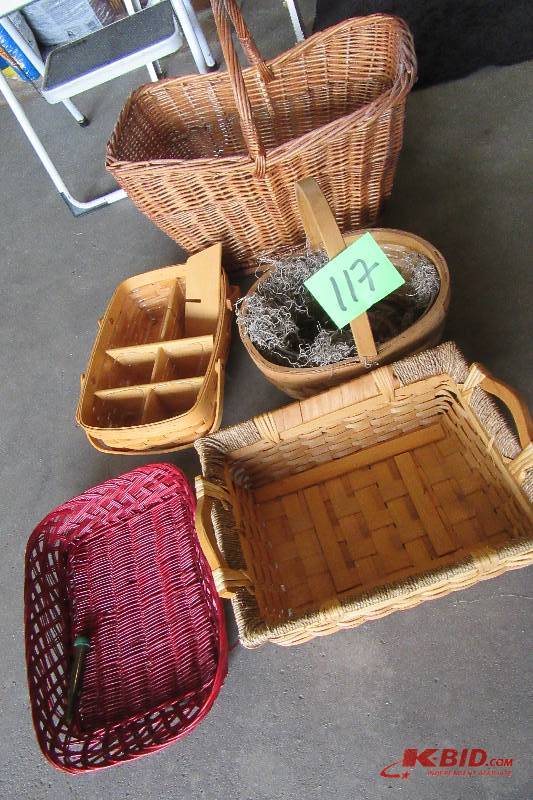 lot 117 image: Wicker Baskets