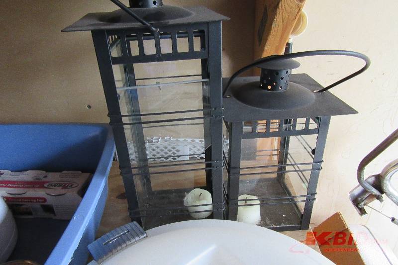 lot 122 image: Misc. Items as pictured