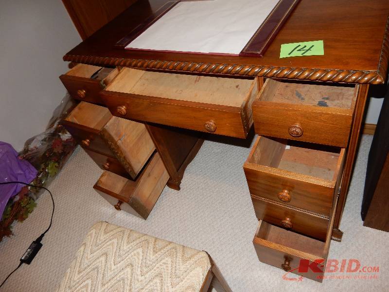 lot 14 image: Walnut Desk and Chair