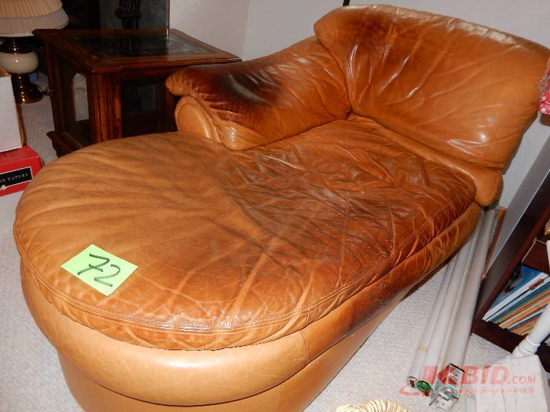 lot 72 image: Leather Chaise Lounge