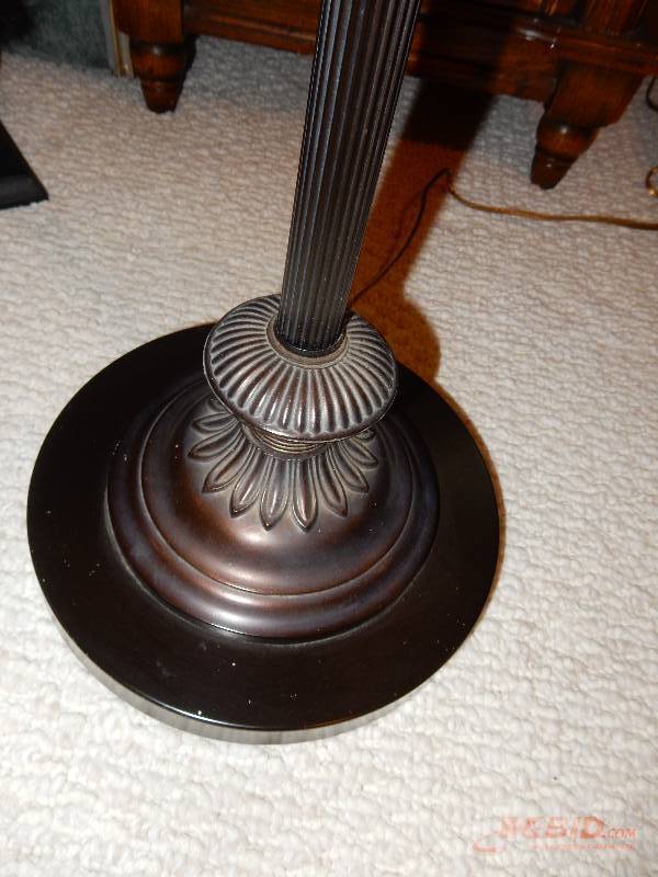 lot 74 image: Very nice Floor Lamp