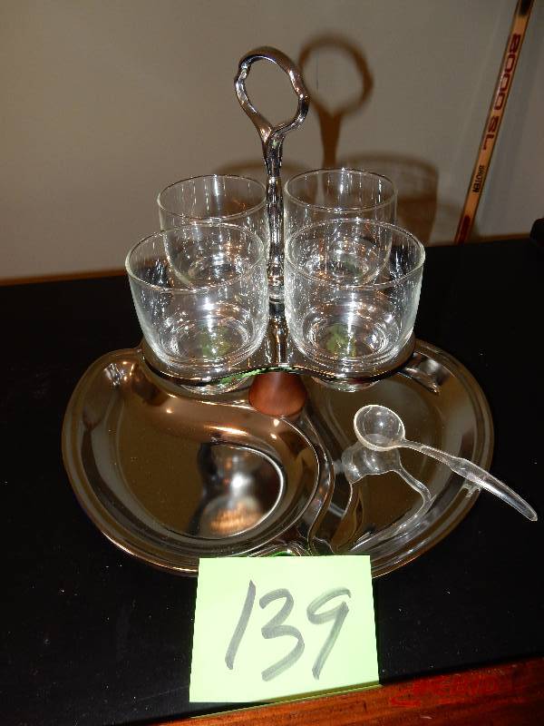 lot 139 image: Misc. Serving items