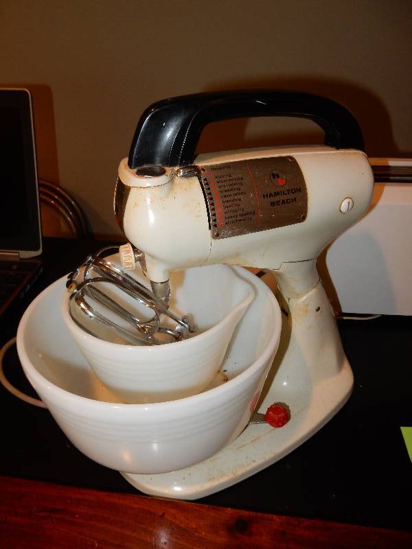 lot 152 image: Misc. Kitchen items