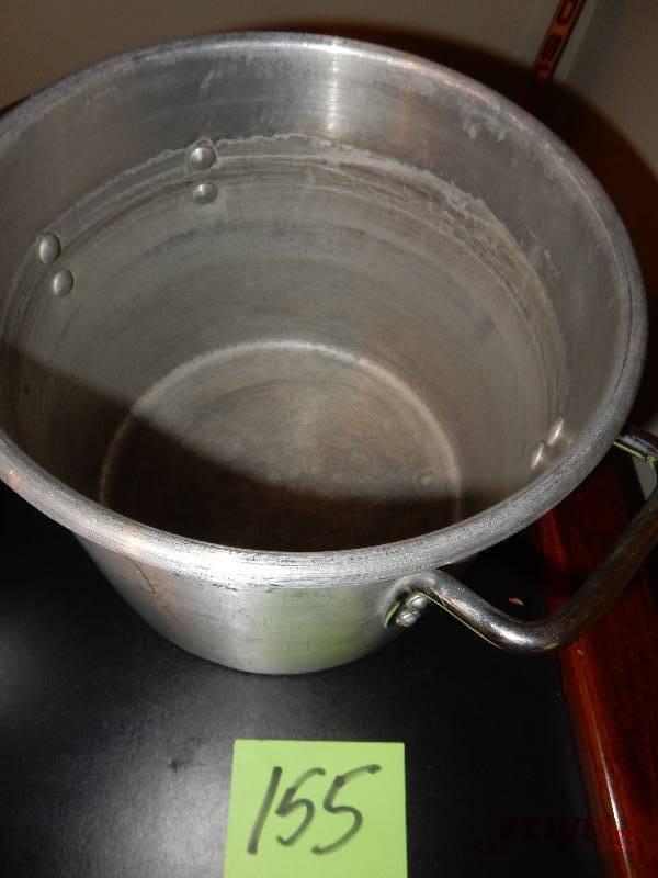 lot 155 image: Aluminum Stock pot
