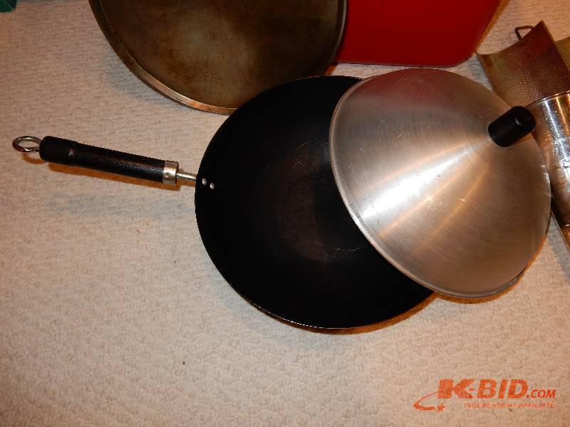 lot 162 image: 2 Coolers, wok, cooling rack, tray