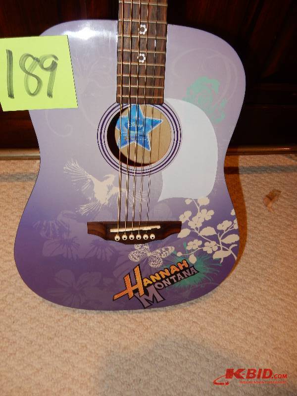 lot 189 image: Hannah Montana Guitar