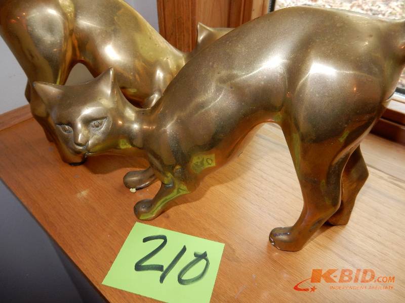 lot 210 image: 2 BRASS Cat Statues