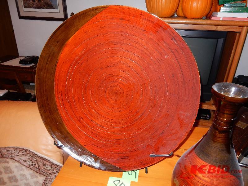 lot 80 image: Large Wooden Plate and stand and Decorative Urn