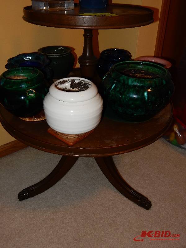 lot 270 image: Tiered Occasional table