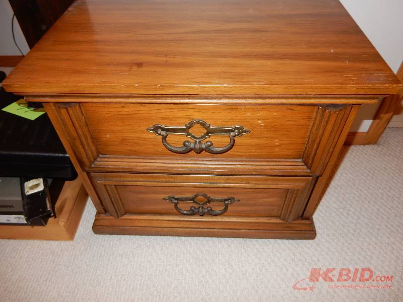 lot 268 image: 2 night stands