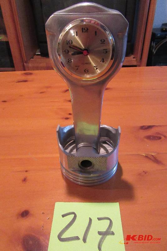 lot 217 image: Quartz Clock