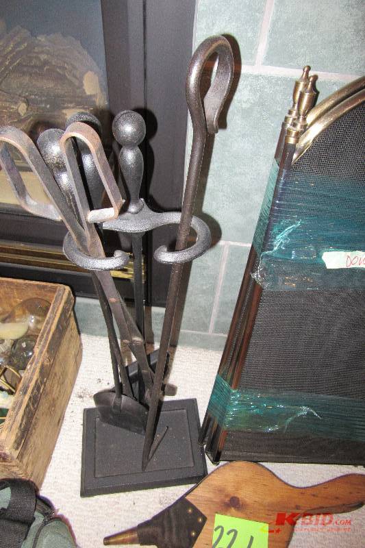 lot 221 image: Fireplace tools and screen