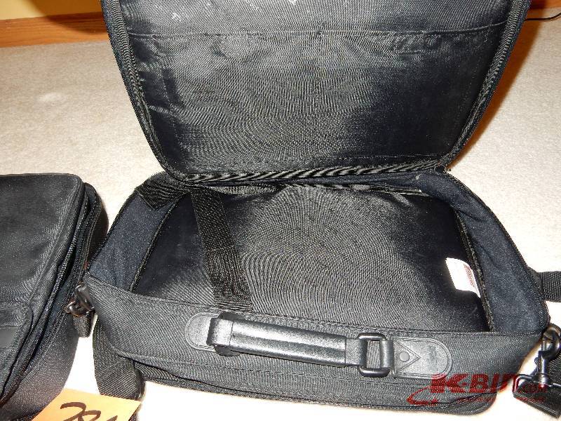 lot 286 image: 2 Lap top carrying casesbags
