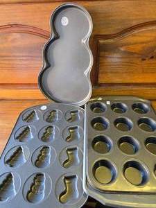 Baking Pans, Snowman, Cupcakes, and Tiny Christmas Pan