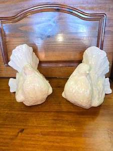 2 Ceramic Doves