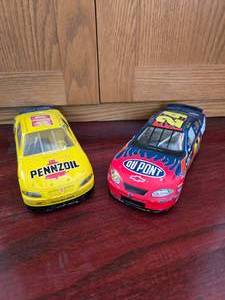 Micheal Waltrip & Jeff Gordon cars