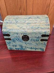 Trunk With Custom Paint Job NOT Full Size Trunk