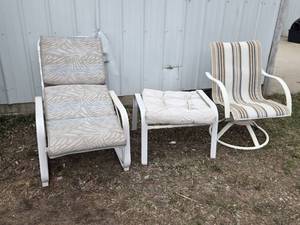 Set of White Metal Outdoor Patio Furniture