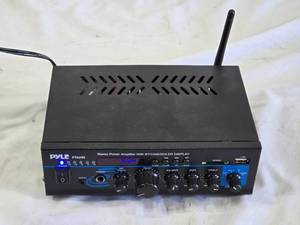 Pyle PTAU55 Stereo Power Amplifier - Powers on, no functions tested