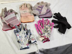 Lot of 5 Pairs of Work and Gardening Gloves