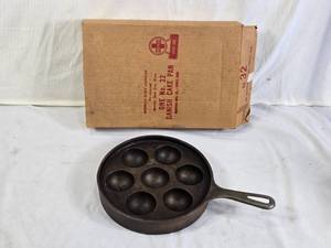Griswold No. 32 Danish Cake Pan