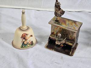 Hummel 1979 Bell and Berkeley Designs Music Box