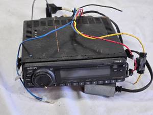 Sony CDX-C910 AMFM Compact Disc Player - Untested