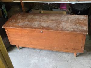 Lane Cedar Chest with Aroma-Tite Pressure Tested Seal - Hinges Need Work, Top could be refinished