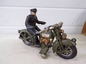 Harly Davidson Cast Iron Motorcycle Toy with Removable Rider