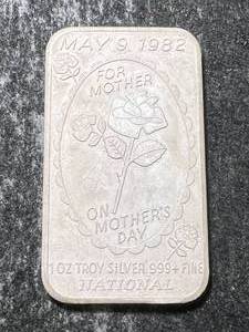 1 TROY OZ .999 FINE SILVER 1982 MOTHERS DAY BAR