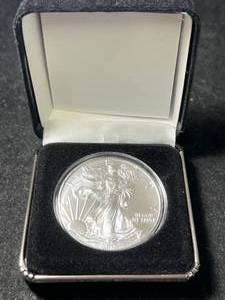 2019 AMERICAN SILVER EAGLE 1 TROY OZ .999 FINE SILVER IN BOX