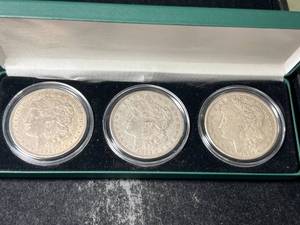 3 US 1921 MORGAN SILVER DOLLARS IN BOX