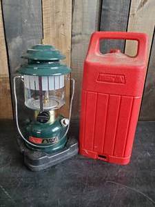 Very Lightly Used 1980s Coleman CL2 Lantern w Case