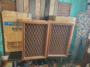 2 Very Collectible Pioneer CS-99 Hi-Fi Speakers w/ Original Boxes