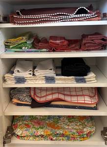 K - Assorted Linen Table Linens - Placemats, Napkins, Tablecloths and More